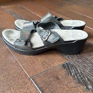 Dansko Sophie metallic python wedge sandal women’s size 41 or 10.5 comfort shoe